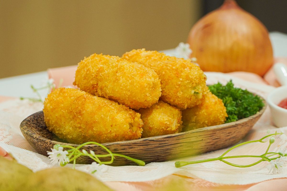 Temukan resep kroket mozzarella yang lezat dan mudah dibuat. Cocok untuk ide jualan yang menguntungkan.